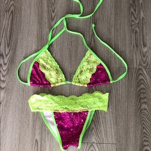 NWOT Lace and sequin scrunch butt bikini set